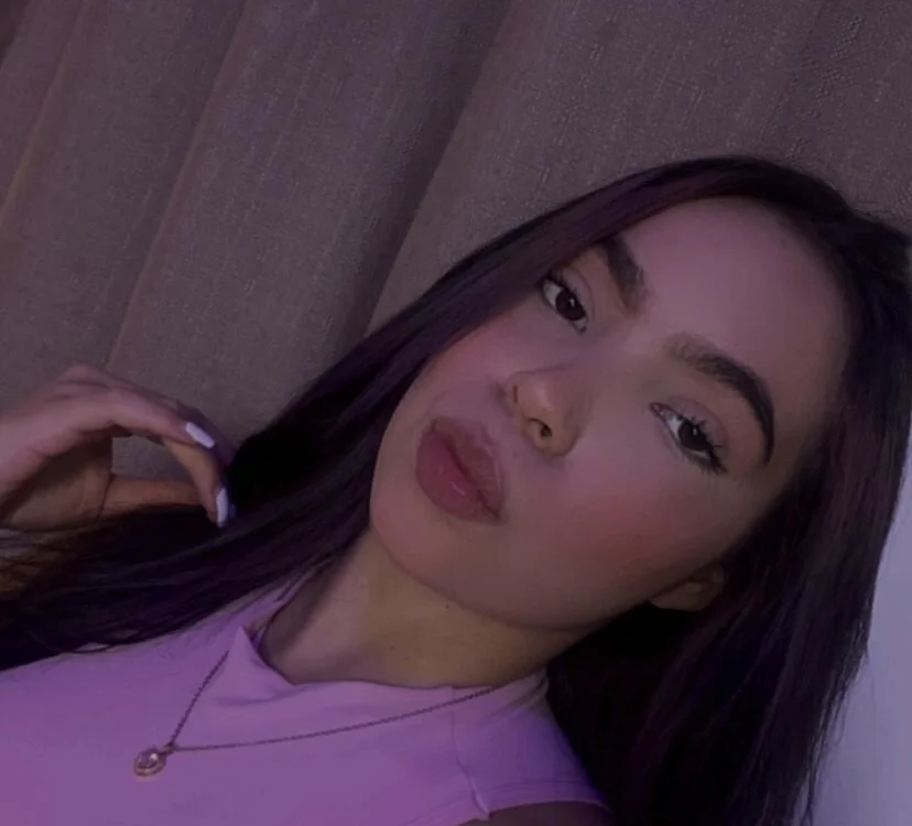 Violett_Moonx offline XXX-chat