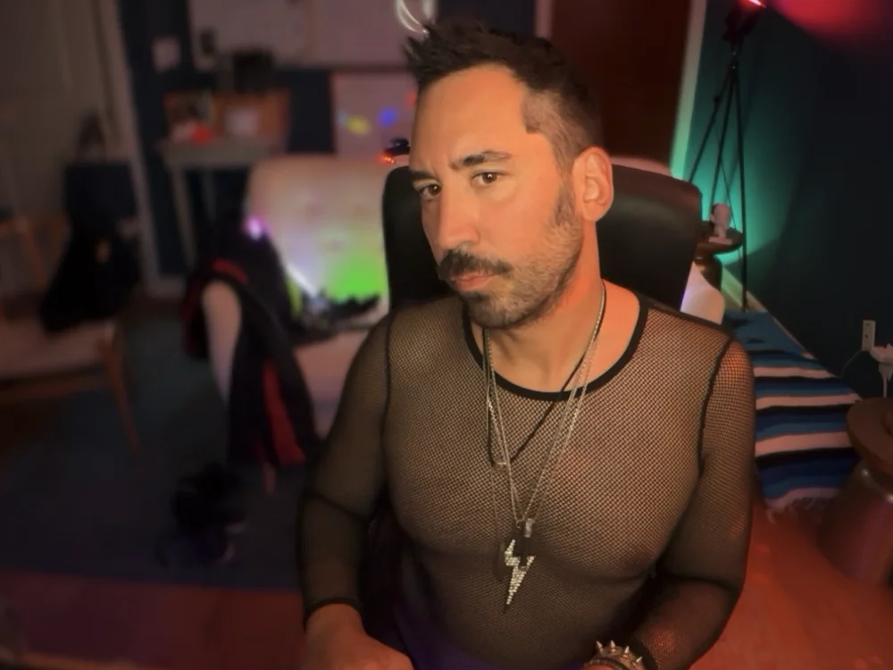 mistermikey24's Offline XXX Chat