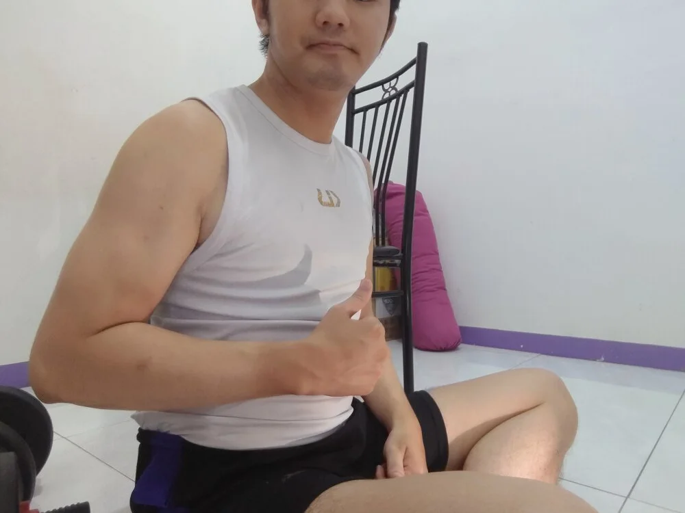 andi888999 Chat XXX offline