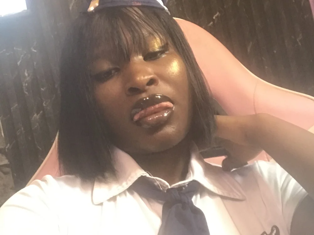 Softbutter_'s Offline XXX Chat