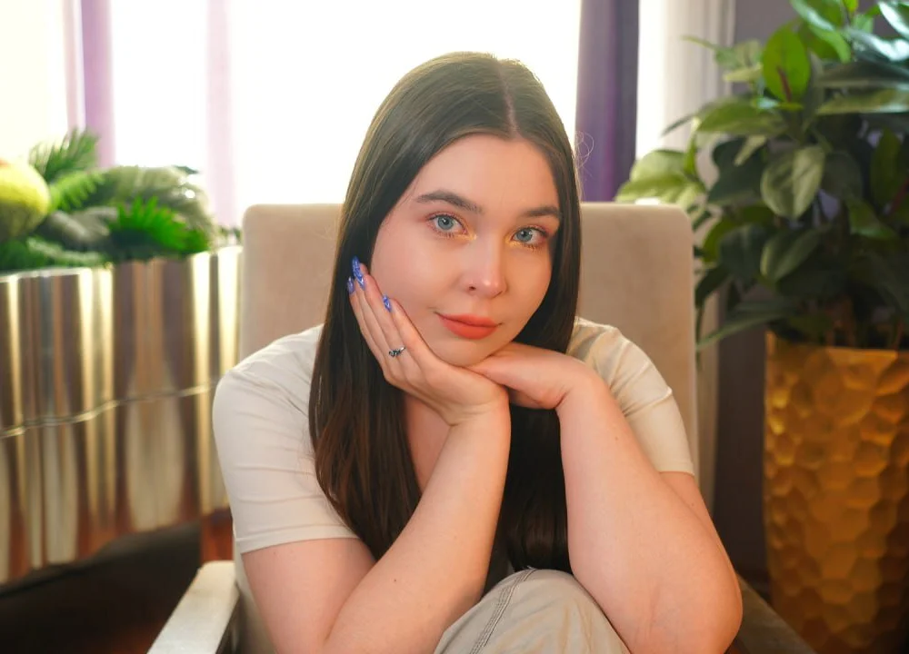 AprilChadman's Offline Chat Room