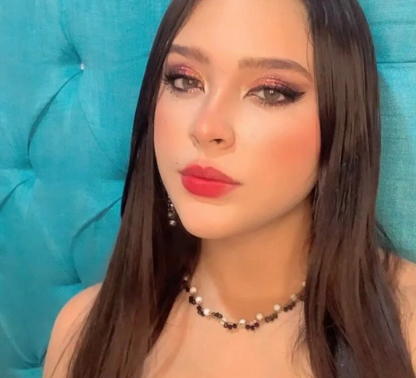 scarlett_roousse Offline XXX-Chat