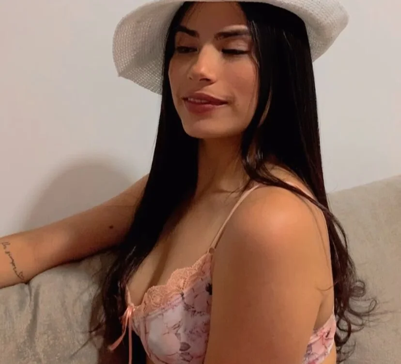 roberta_shinet's Offline Chat Room