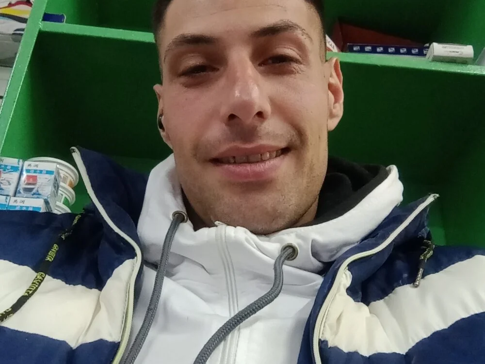 facus1612 Offline XXX-chat