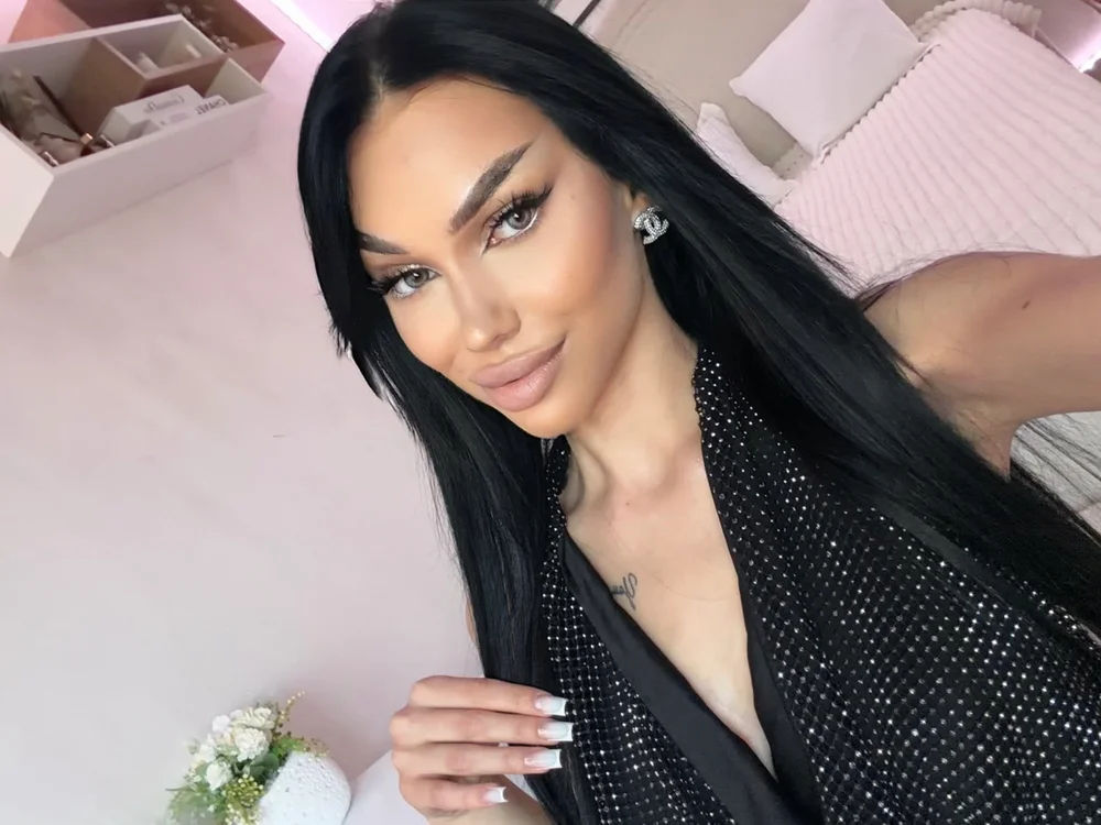 ilariea_girl Offline XXX-Chat