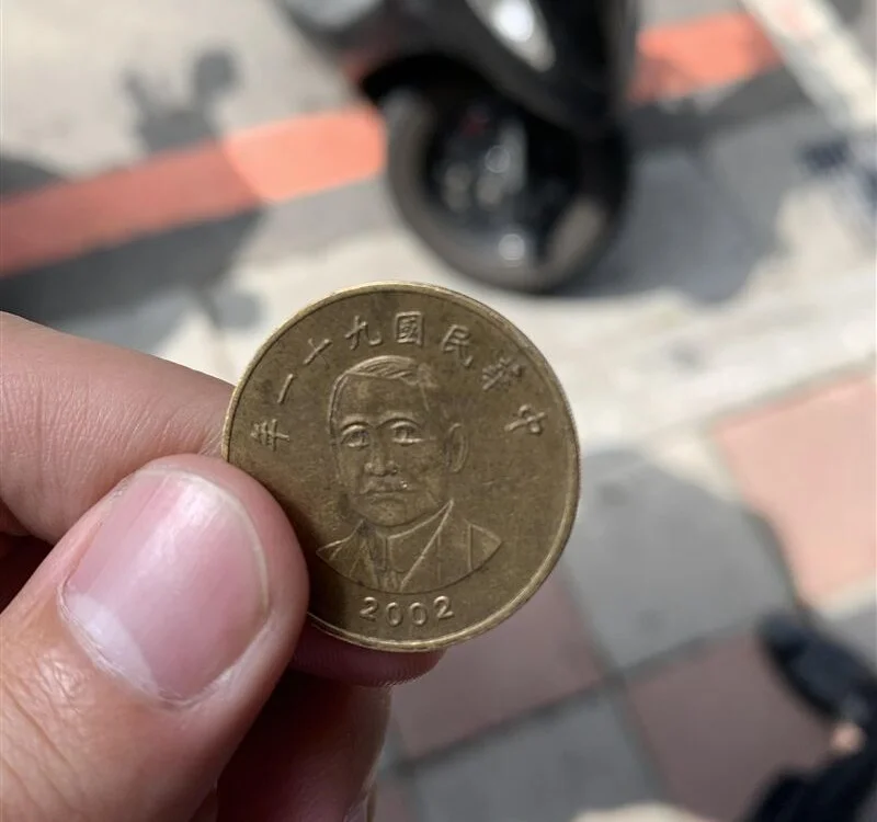 Roger5878 Chat XXX Ngoại tuyến