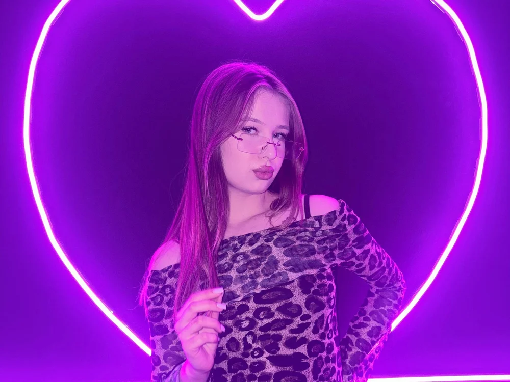 Caroline_Tay's Offline Chat Room