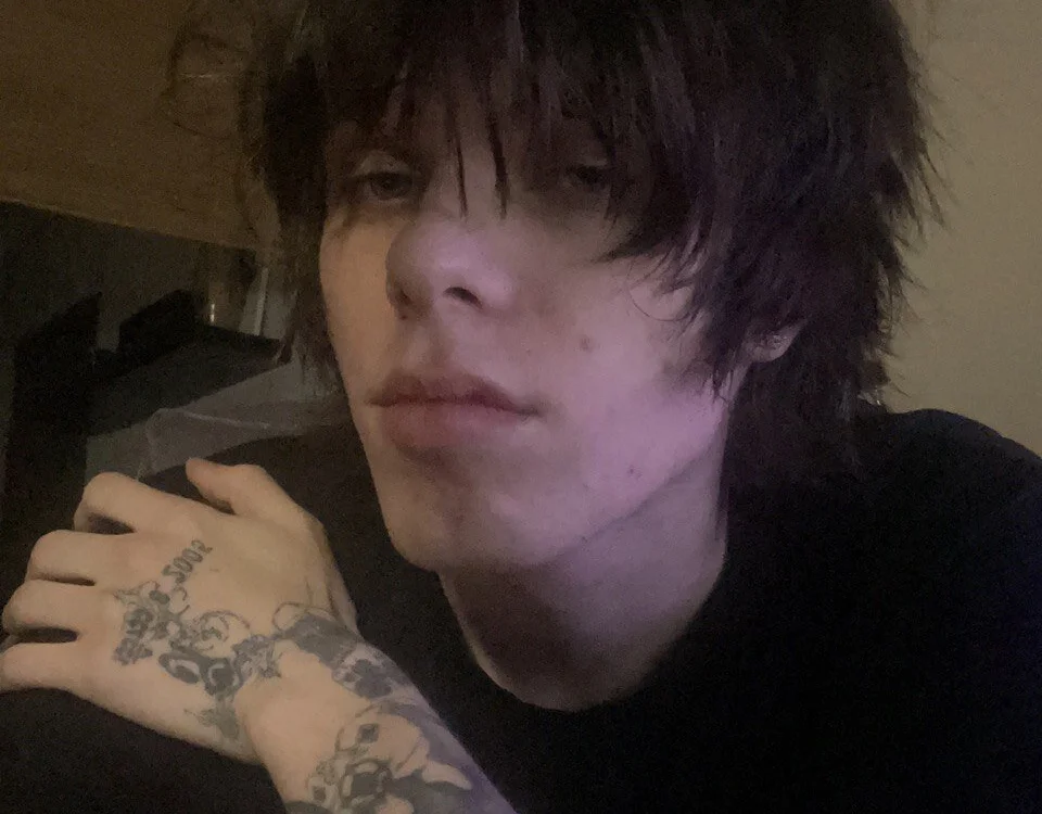 kidda_absolute's Offline Chat Room