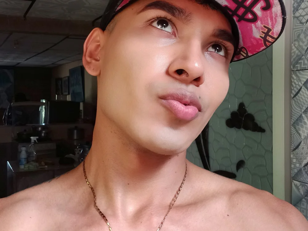 liamhotcolombia offline chatrum
