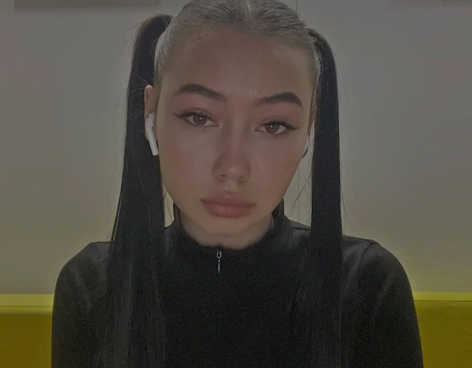 AlyssaMiki's Offline Chat Room