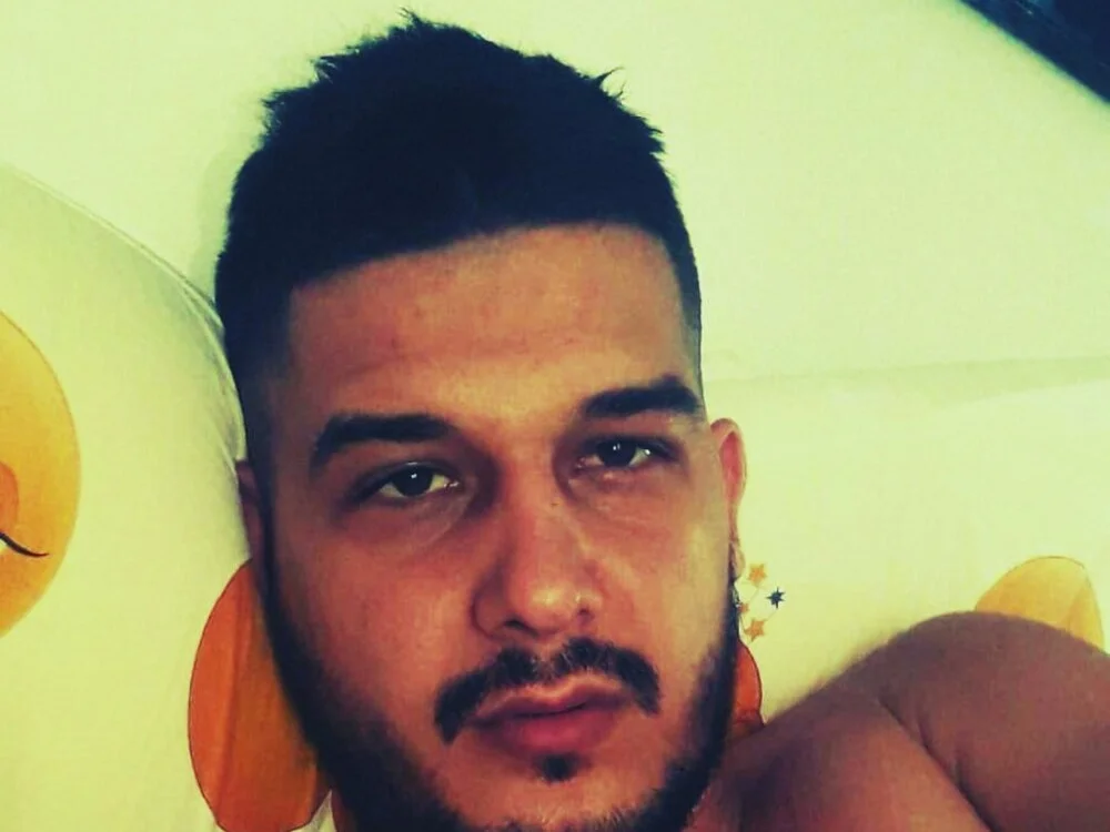 Francescoshowhot Chat XXX offline