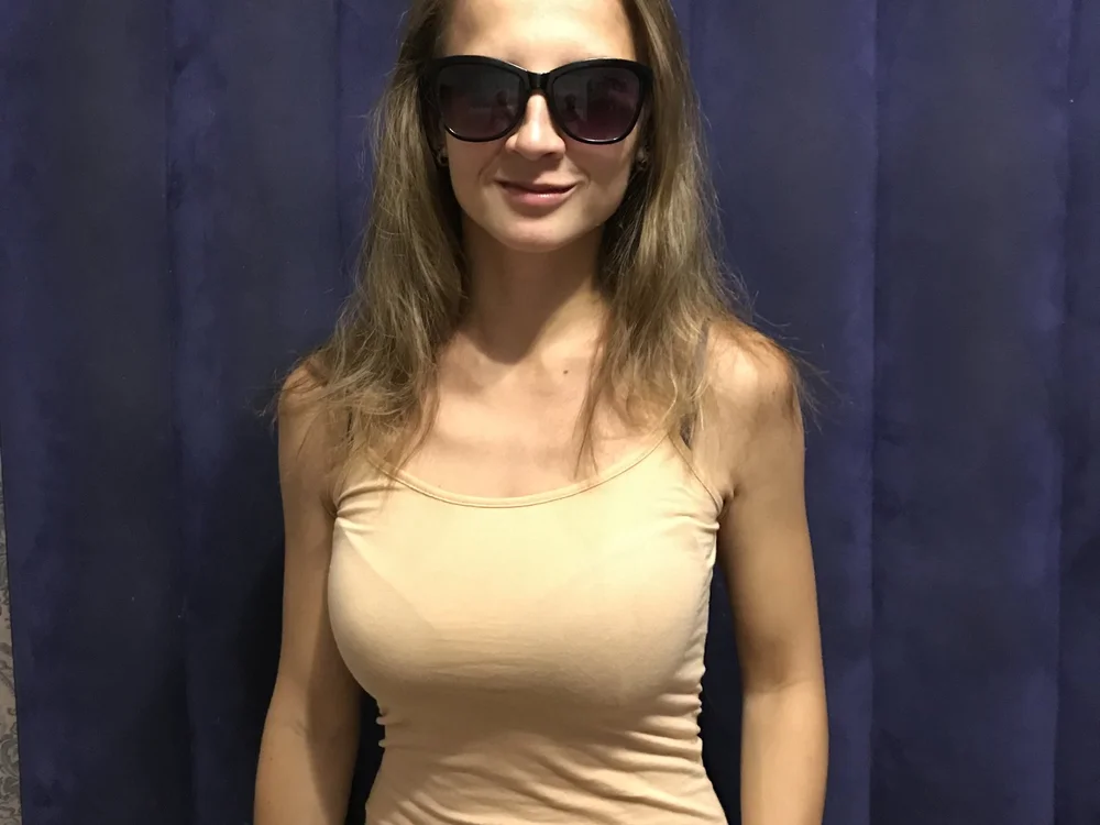 ElenaSixtyNine's Offline XXX Chat