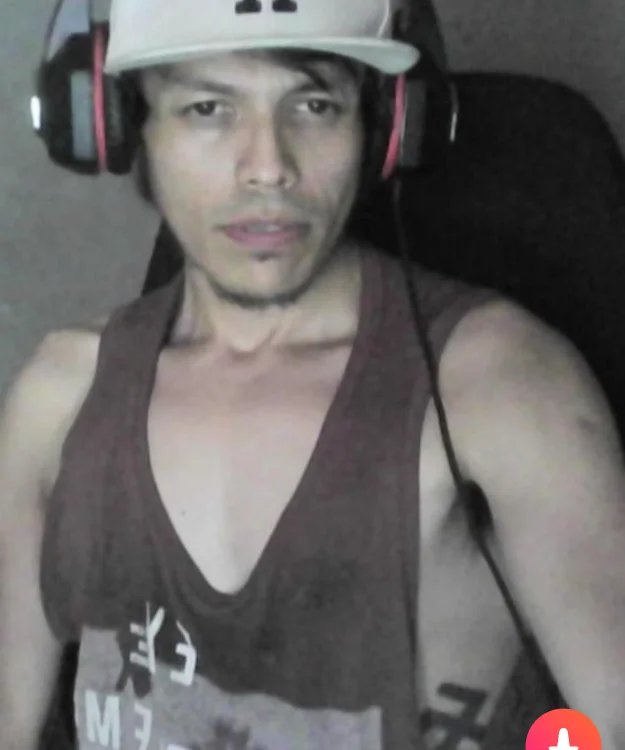 jonathan_jesus Offline XXX-chat