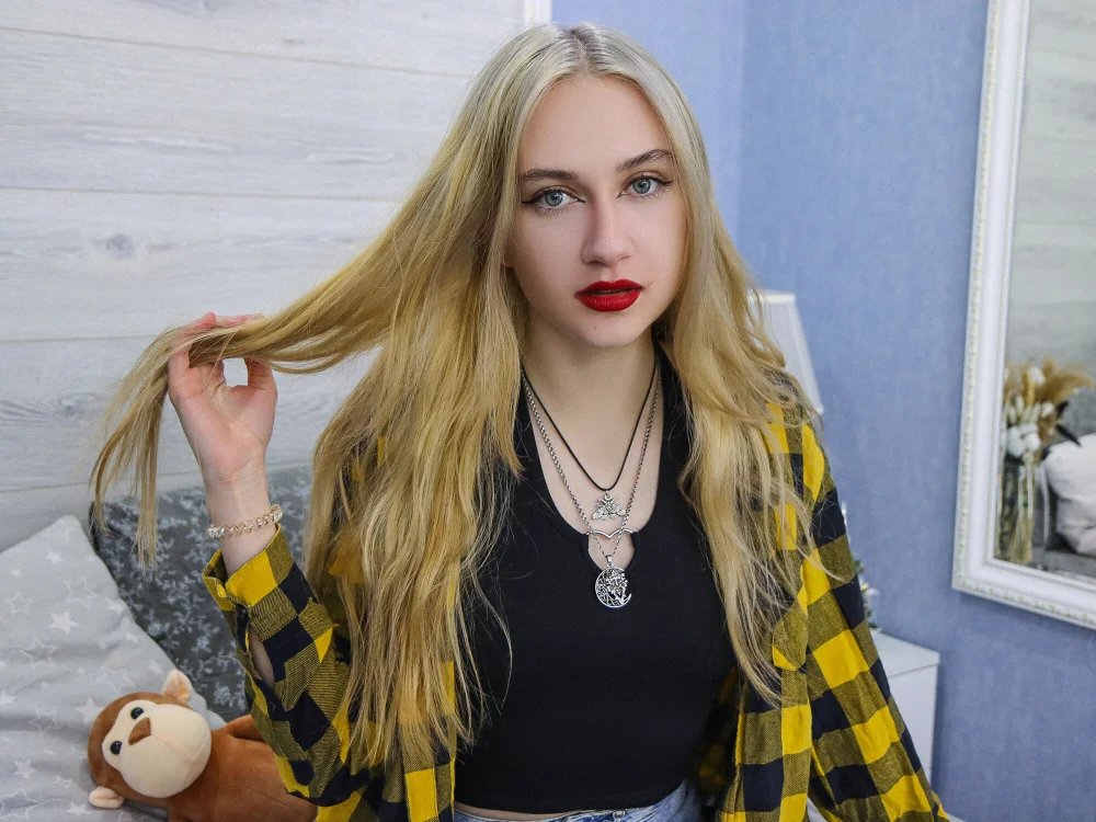 TrishaHubbard's Offline Chat Room