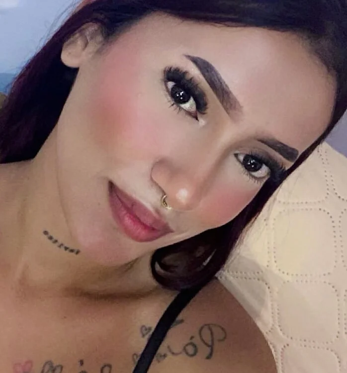Elvira_033's Offline Chat Room