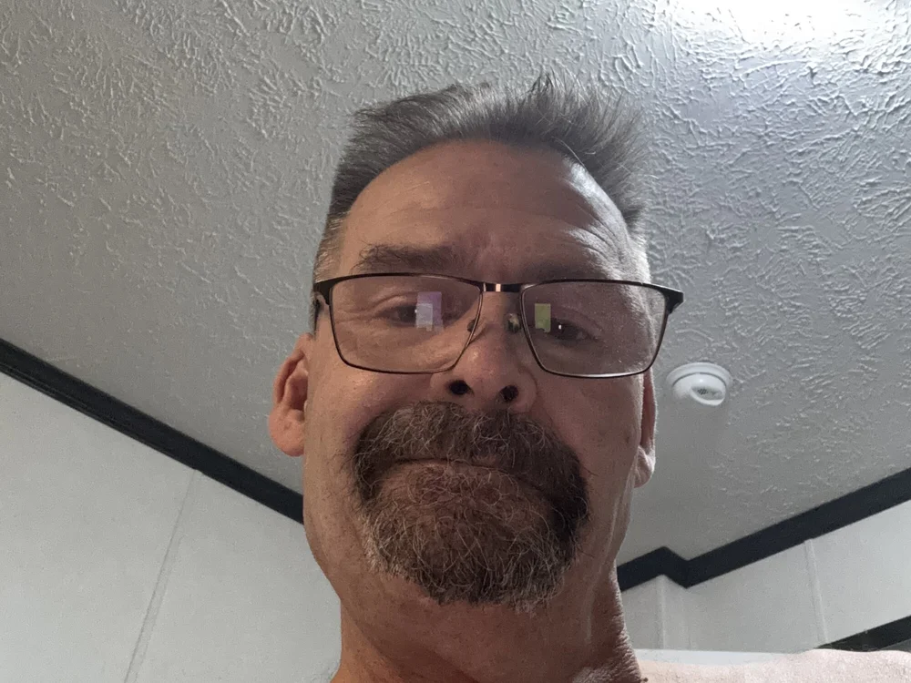 Rivers421's Offline Chat Room