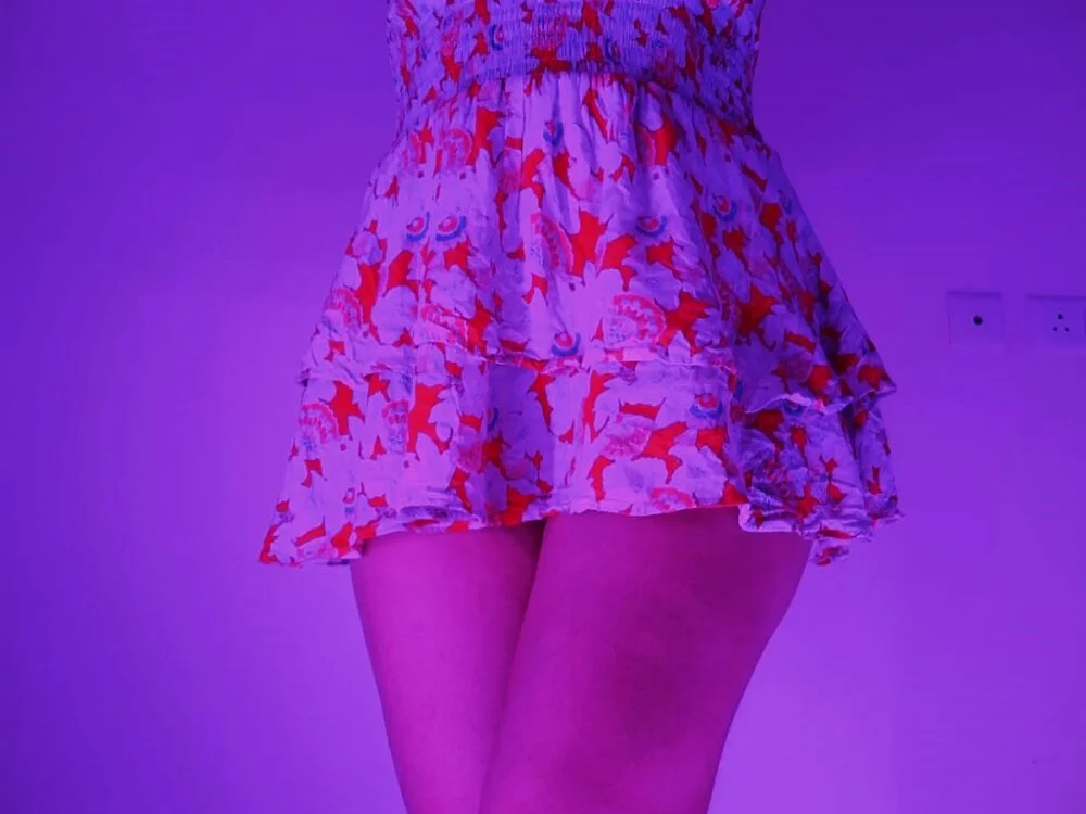 Eera_Roy Offline XXX-Chat