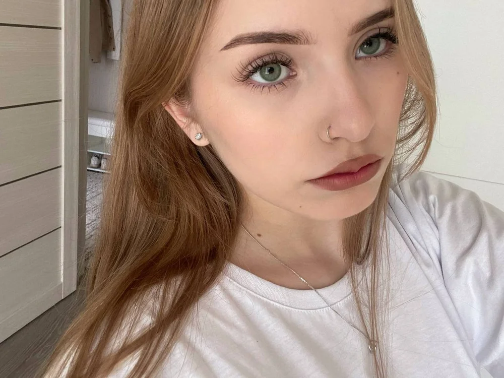 ErlineAkerley's Offline XXX Chat