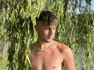 HotChrisXXX Live Cam