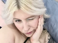 Flora_StallSecrets's webcam live show