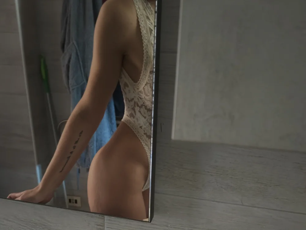 Caledonia31 Chat XXX offline