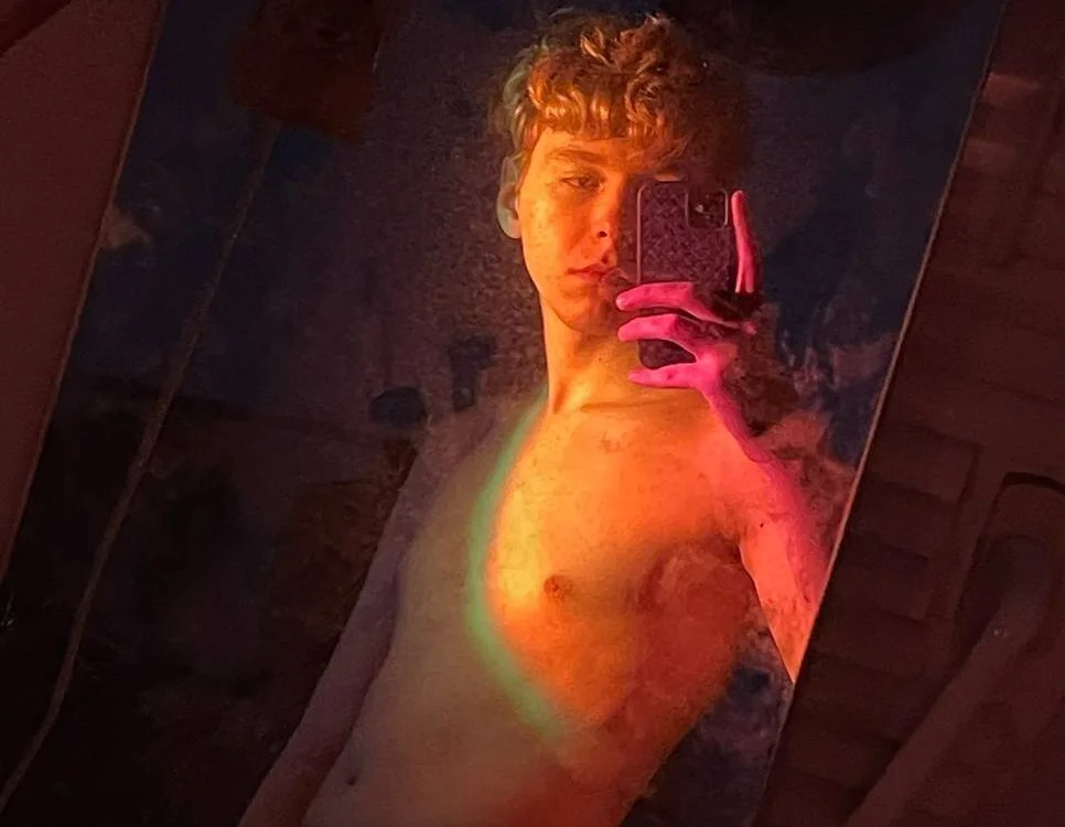 Tommy_passion's Offline XXX Chat