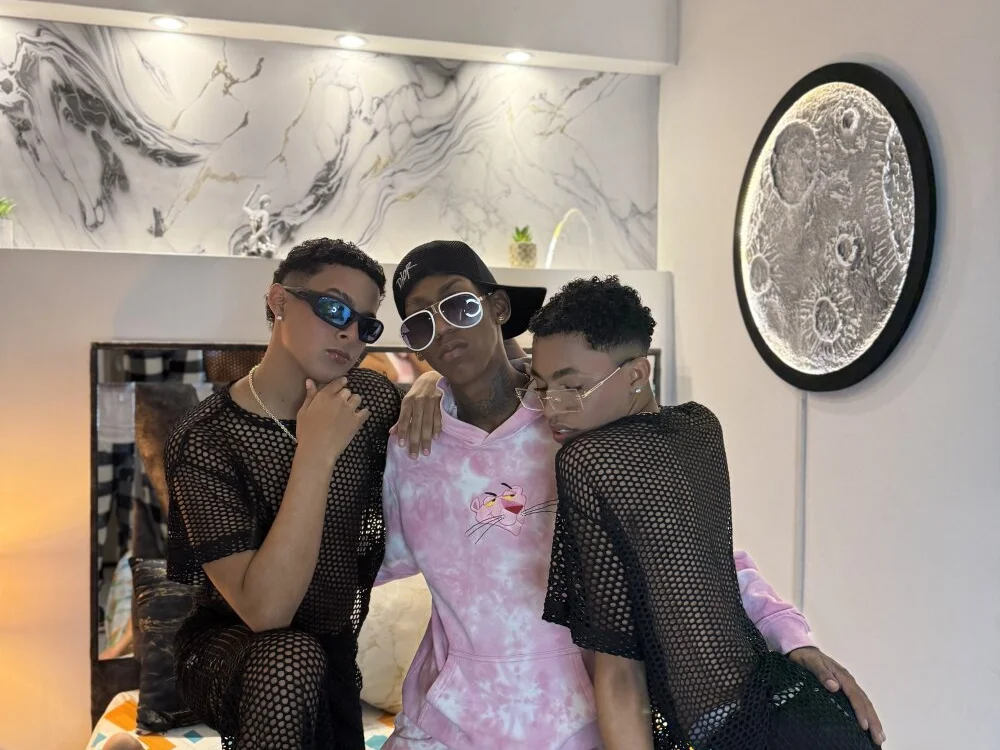 Offline XXX chat SEXY_BOYS_HELL