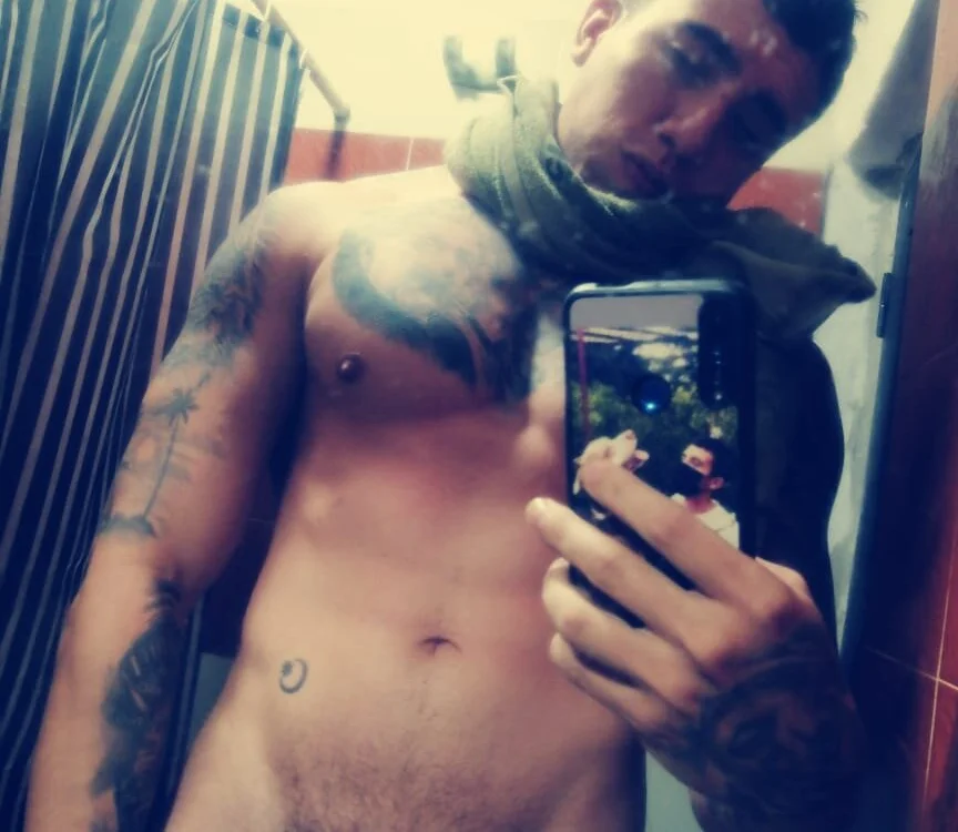 دردشة Adam_Hudsond الجنسية دون اتصال