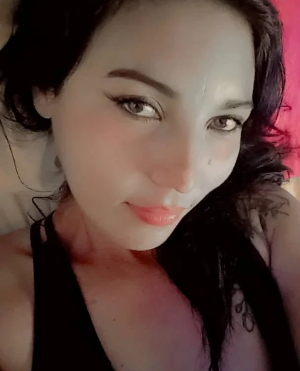 Milf_pervertida's Offline Chat Room