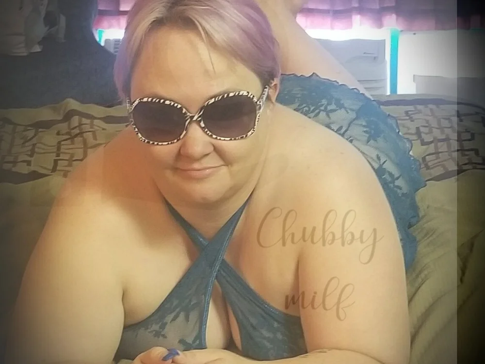 ChubbyMilf4's Offline Chat Room