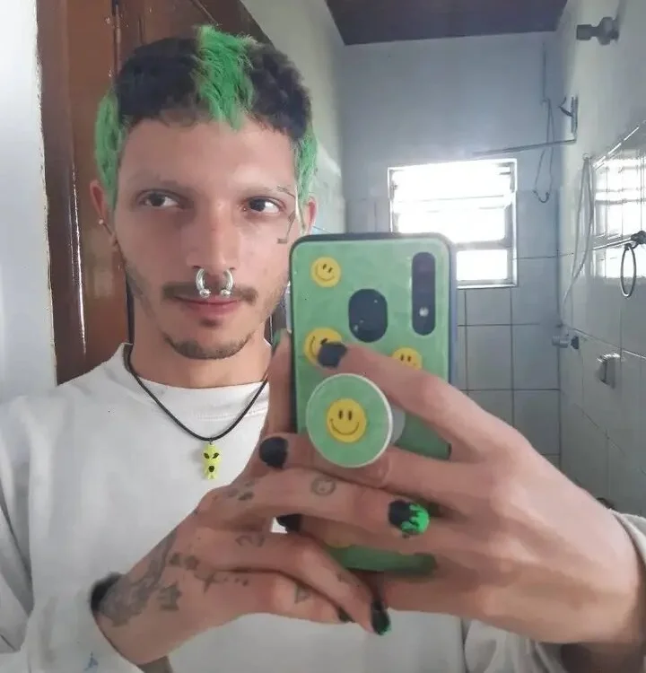 desgracx's Offline Chat Room