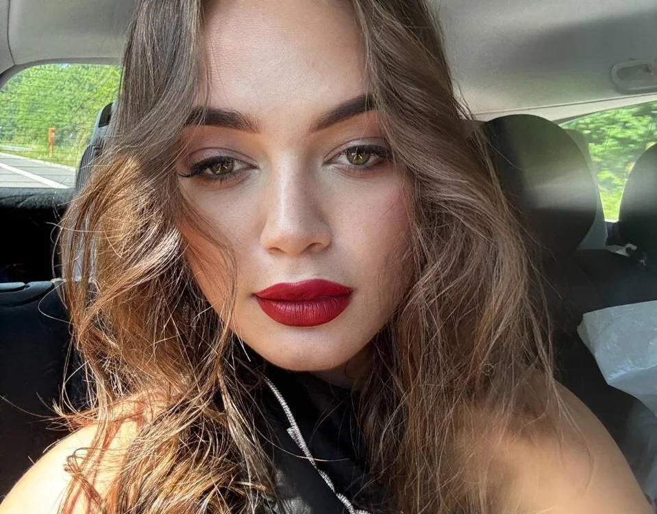 beautifulMira – Offline XXX chat