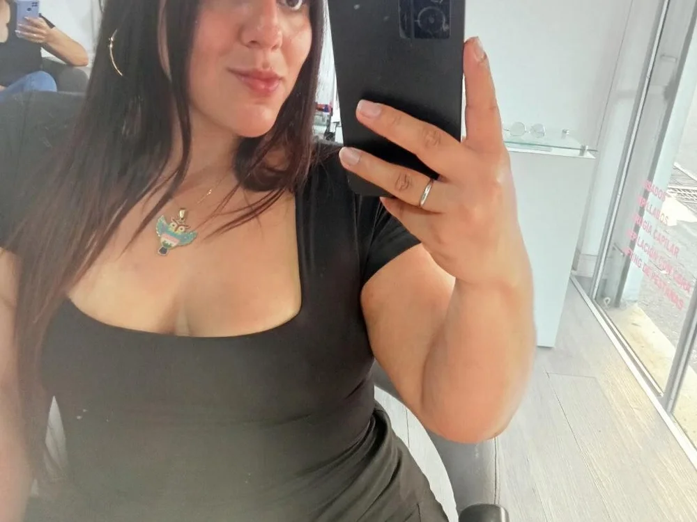 ShelyEvans__ Chat XXX offline