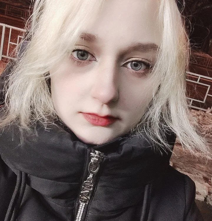 ElleSummers' Offline Chat Room