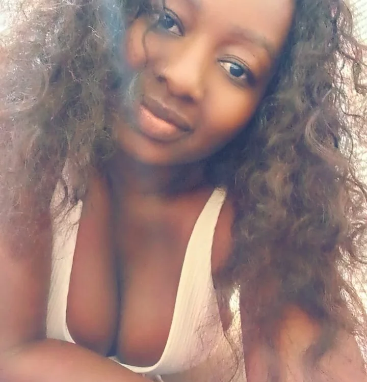 Nicolhe_Smith cam model