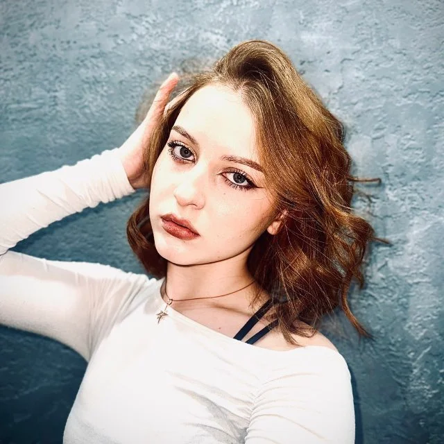 LauraaJohnson Offline Chatraum