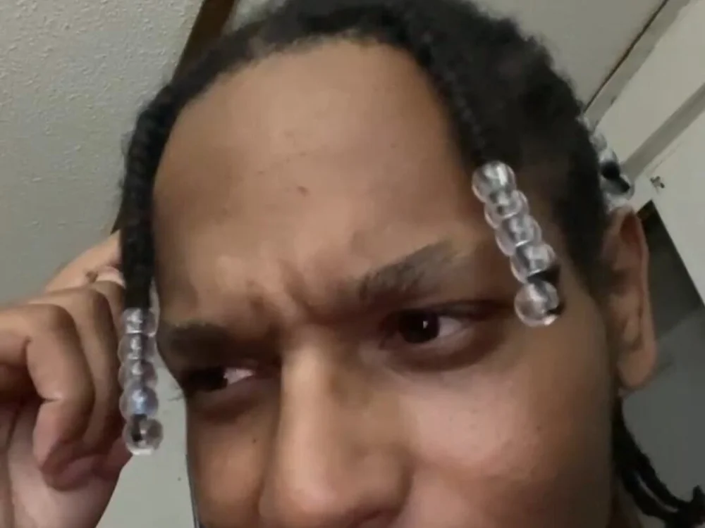Prettyreina66's Offline Chat Room