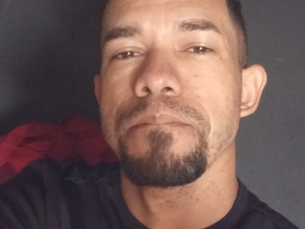 ChicoCaliente299's Offline Chat Room