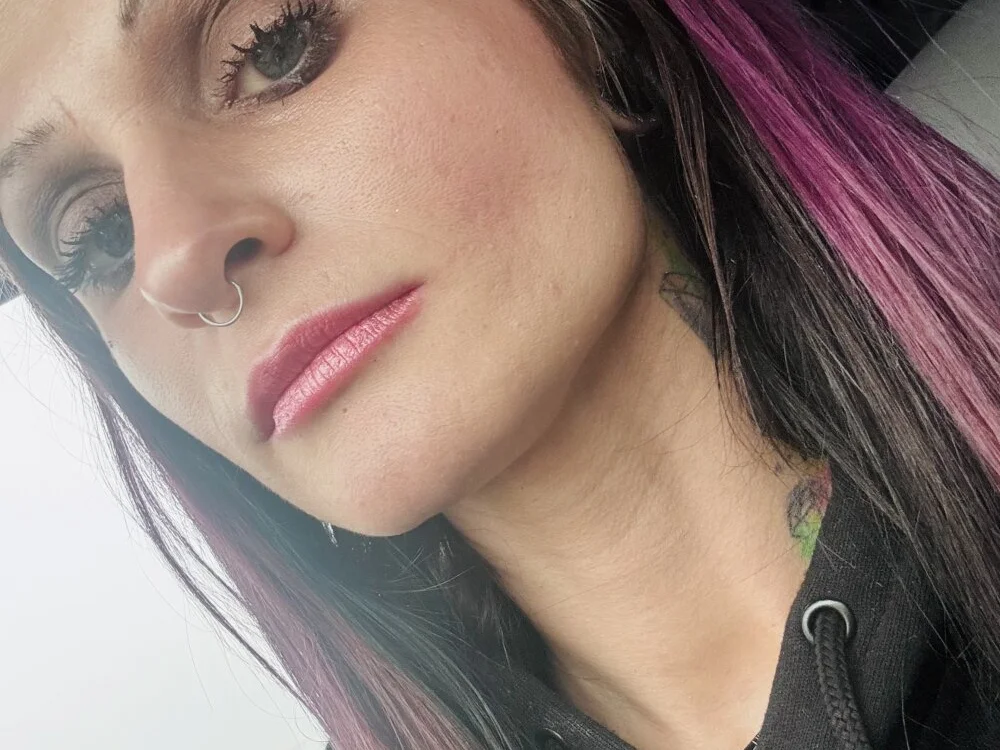 lillithluxx69 Obrolan XXX Offline