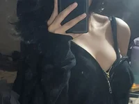 Model vanshi-