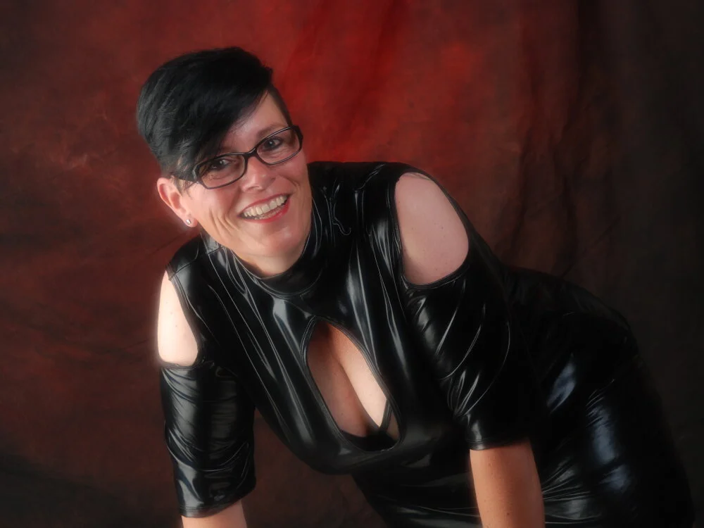 ninarandmann Offline XXX-chat