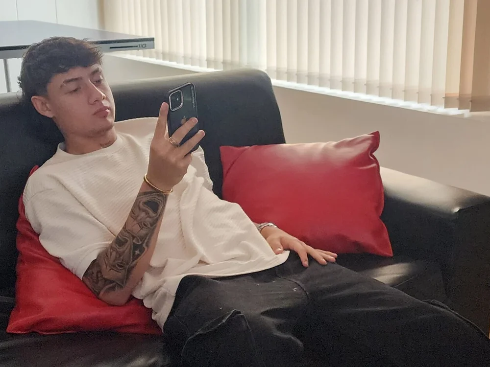 Blass_Smith's Offline Chat Room