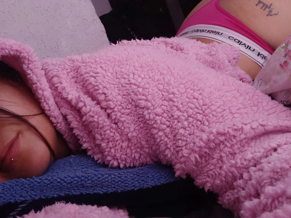 Mellani_luod অফলাইন XXX চ্যাট