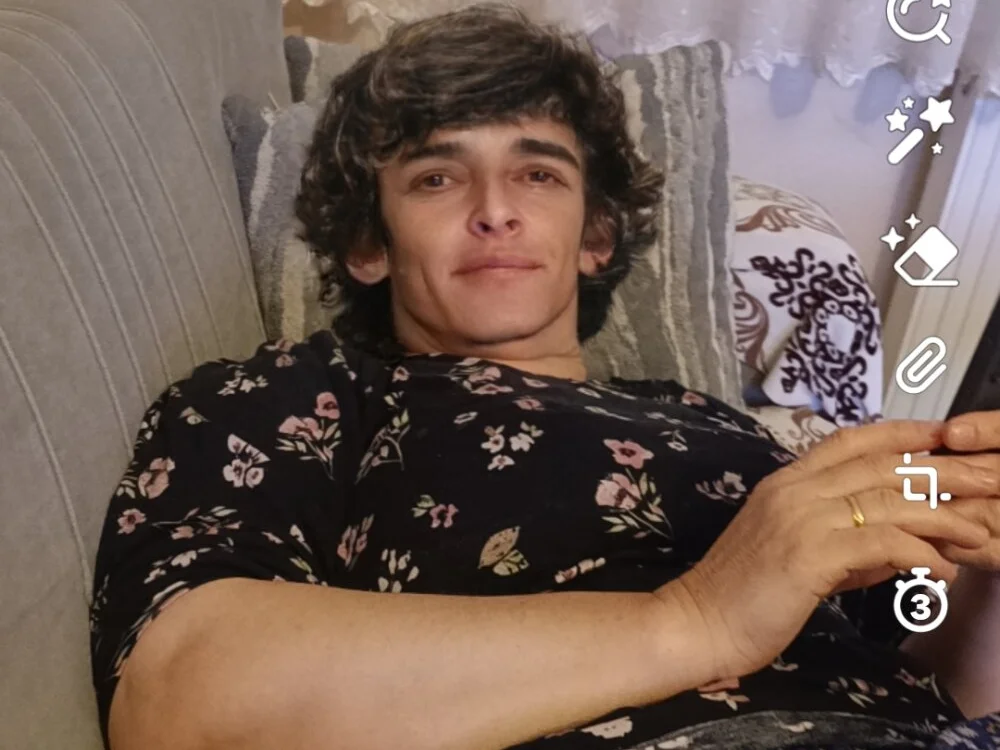 utku22da Adlı Modelin Çevrimdışı XXX Sohbeti