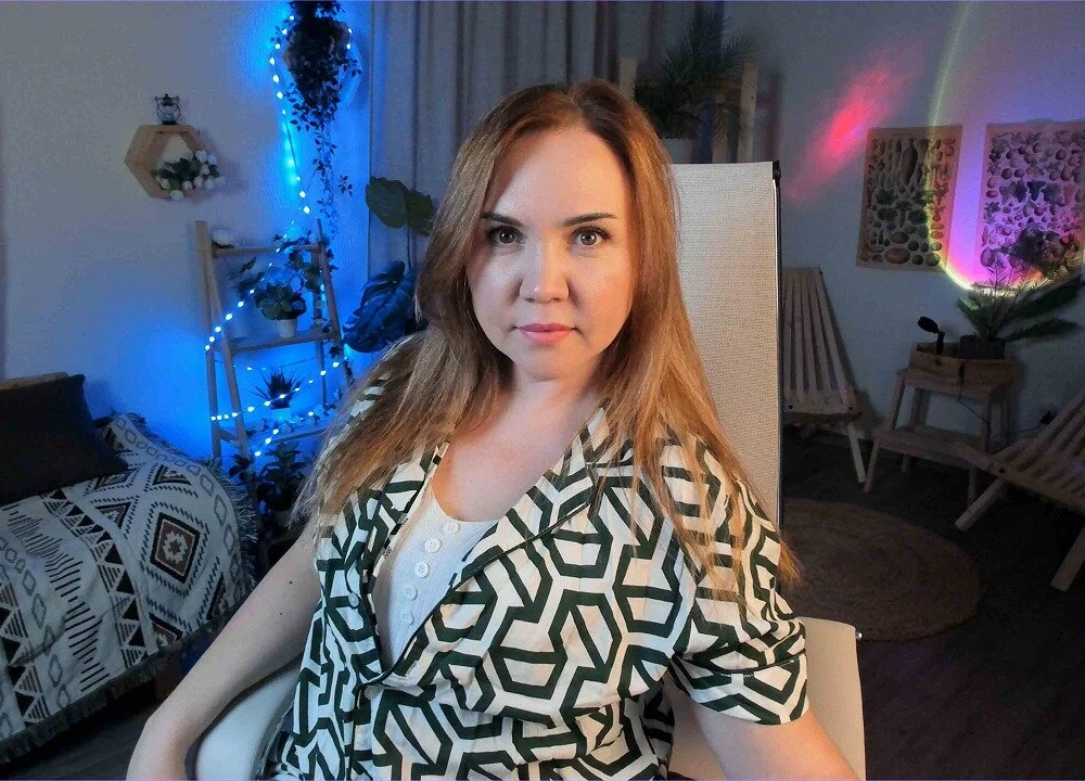 AylaTallow's Offline Chat Room
