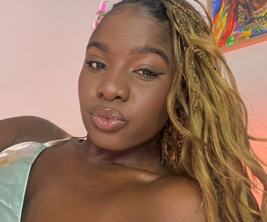 lauhere offline XXX-chat