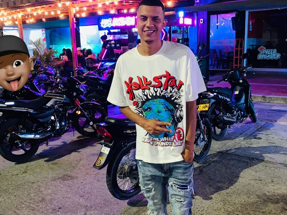 LatinBigcock24's Offline XXX Chat