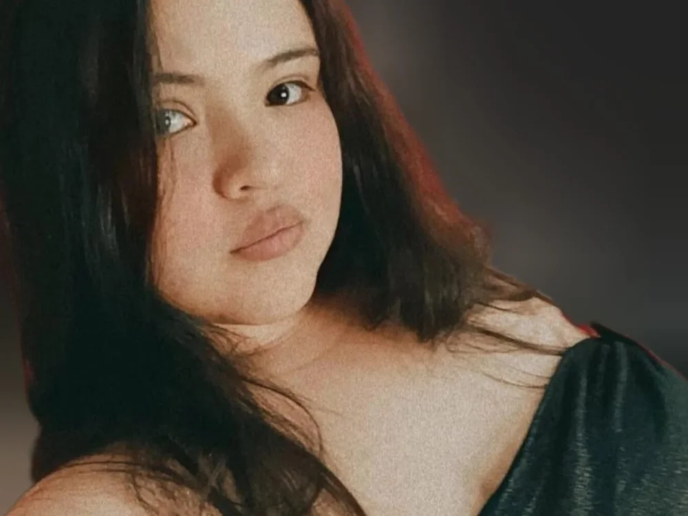 lizzie_c Chat XXX offline