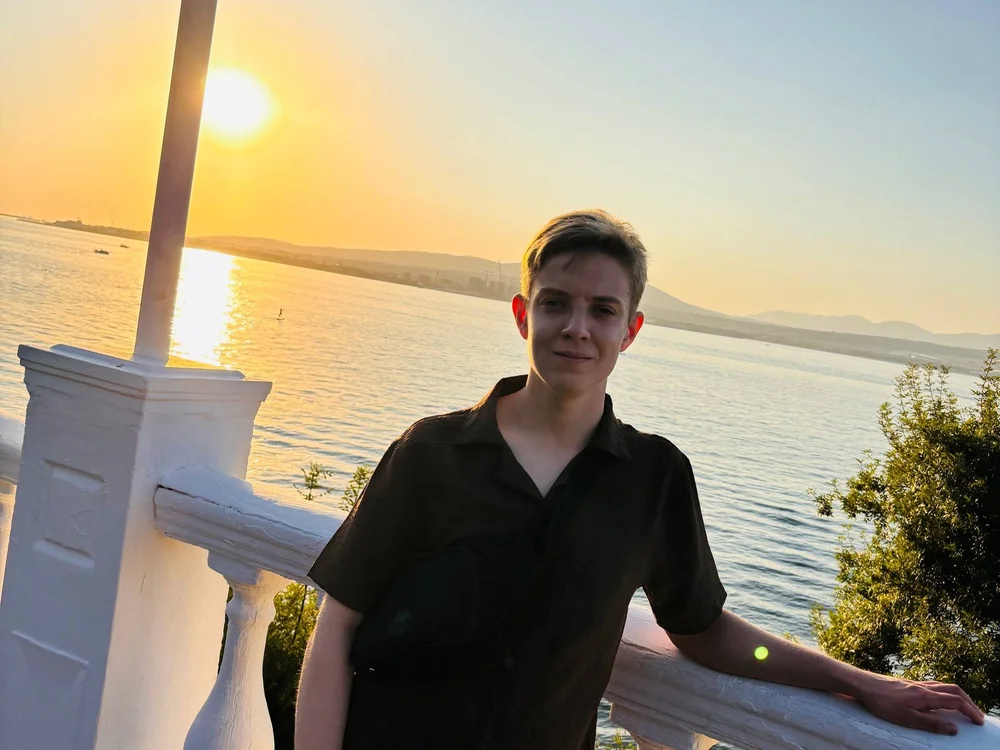AndrewLur offline XXX-chat