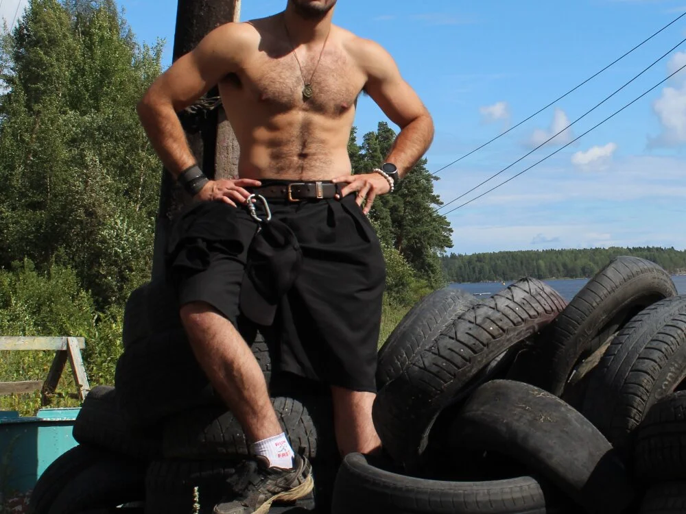 MiguelAfterDark offline XXX-chat